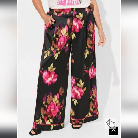 Brand New Torrid Wide Leg Satin High Rise Pant - Picture 2 of 3